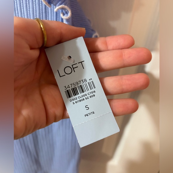 NWT Loft Light Blue White Ruffle Tank Top Blouse - Picture 2 of 6